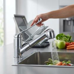 medic-chrome-kitchen-faucet-with-pull-down-spray